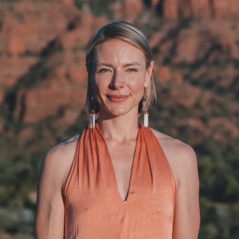 Chelsea Linge, feminine leadership coach for high-achieving women executives and founders